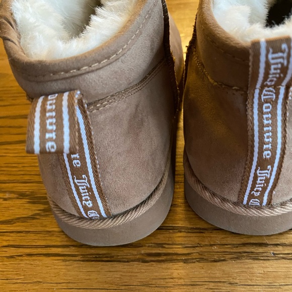 Barely worn (see pics) ladies’ Juicy Couture mocassin style tan coloured boots - Picture 4 of 6